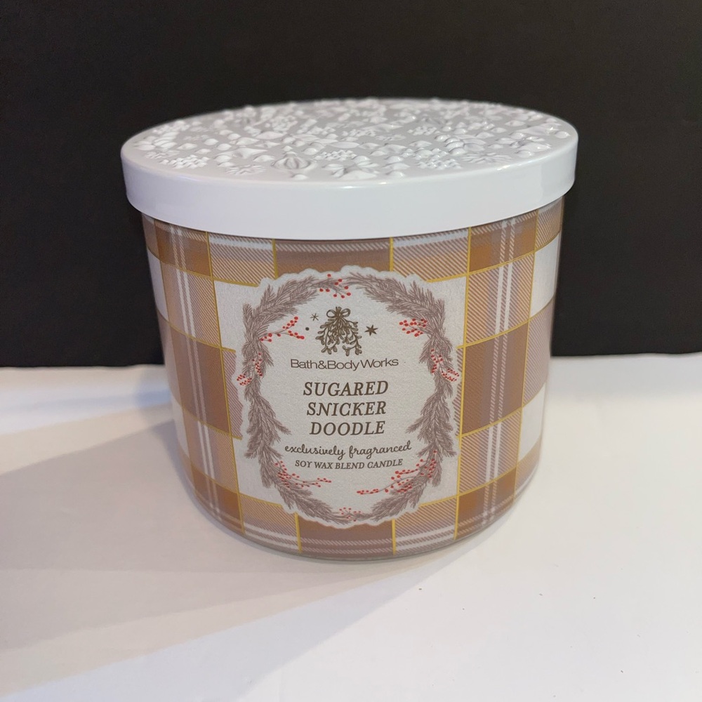 Bath & Body Works Sugared Snickerdoodle Candle - White & Brown Plaid